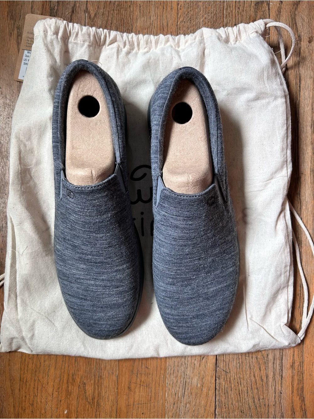 NWT MERINOS Women's Slip-On Athletic Shoes in Gray